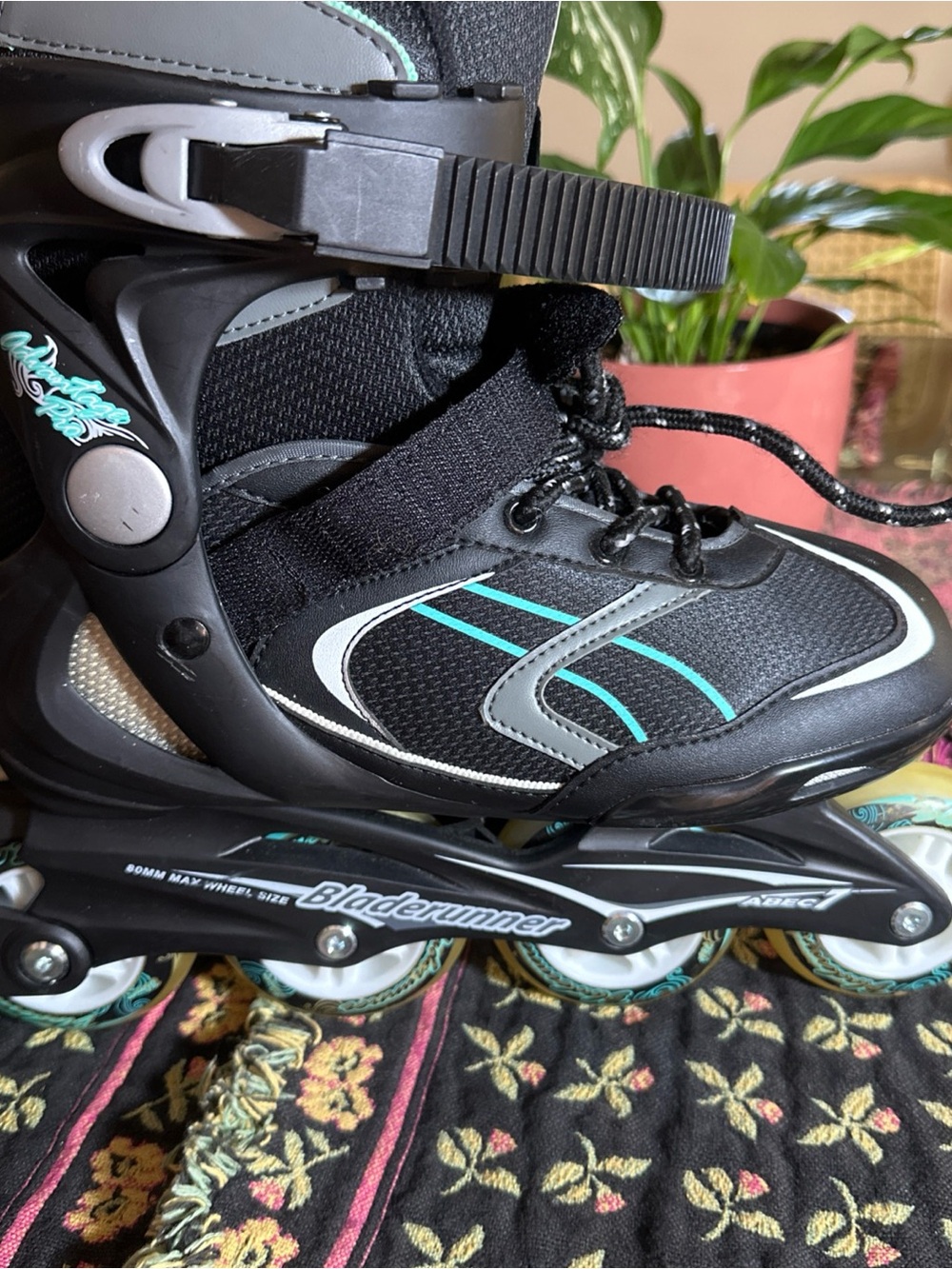 Bladerunner Advantage Pro Women’s Inline Skates Size 6 Black Blue